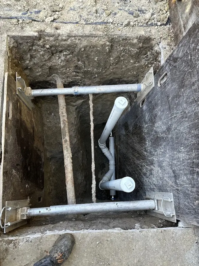 Experienced plumber completing Drain Cleaning work in Snyder